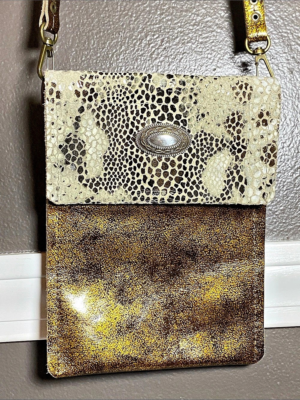 Double Pocket Animal Print Crossbody Bag in Gold, Brown & Cream - Picture 2 of 9